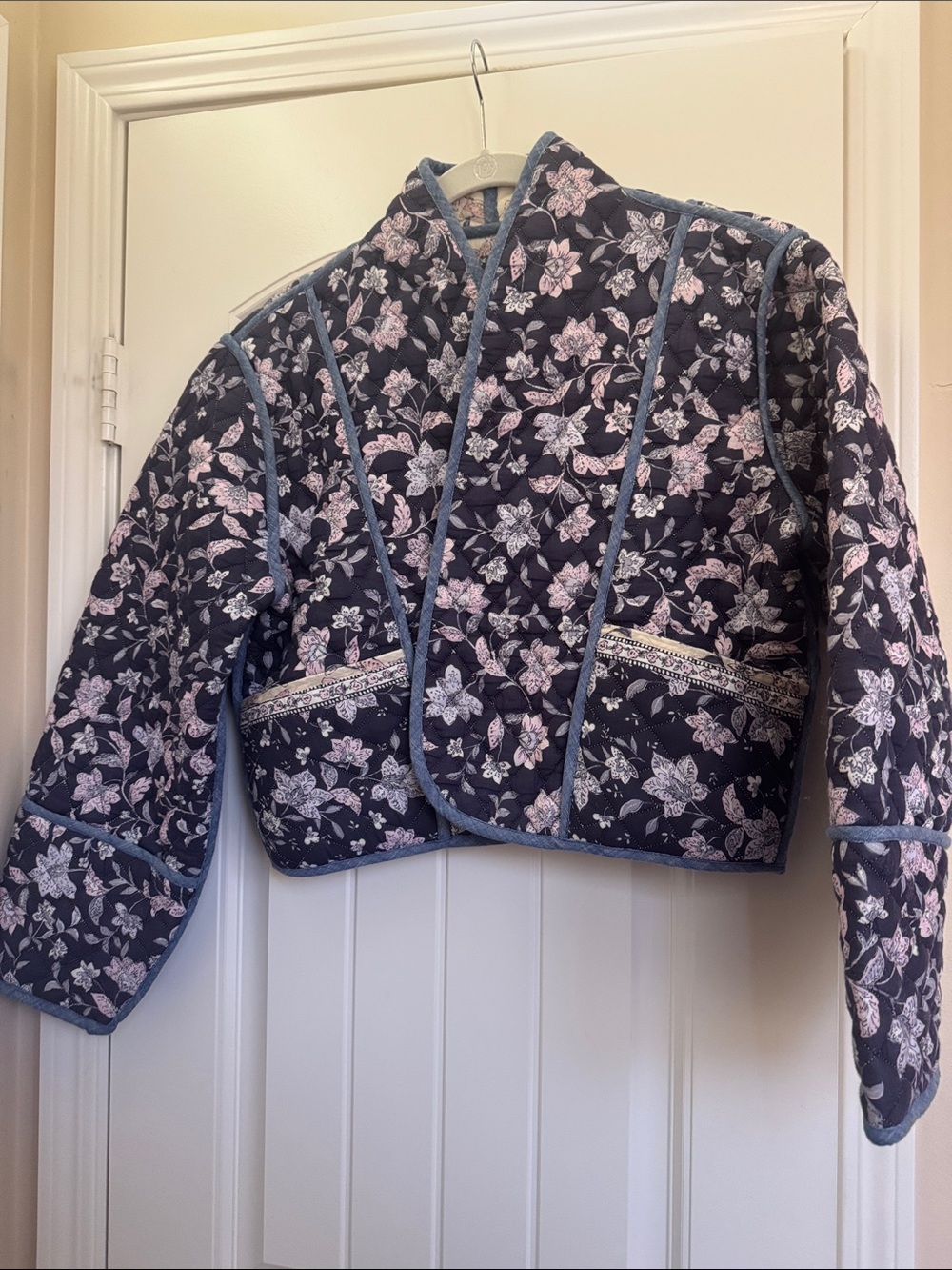 NWT Mango Reversible Quilted Floral Cropped Jacket - Size M